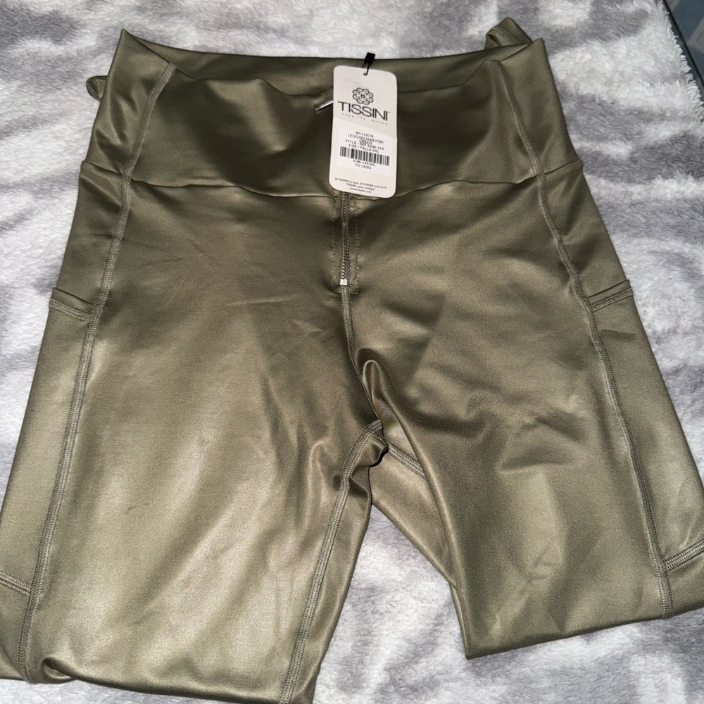 ISSI Women's Olive Leggings